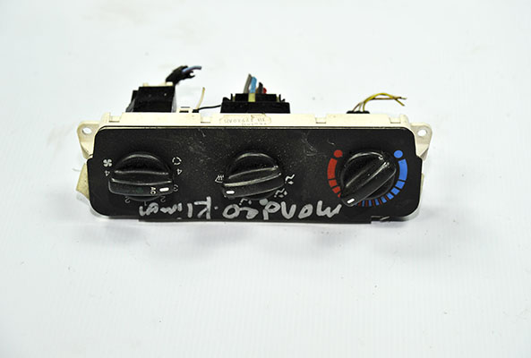 FORD TRANSİT 120 - 120 V ÇIKMA PARÇA KALORİFER DÜĞME TAKIMI